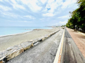 SUITE RIVA ✩✩✩✩✩ SEASIDE RIVA LIGURE Abitare snc